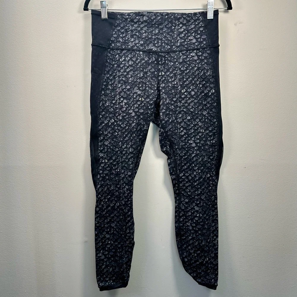 Lululemon Featherlight Light 7/8 Tight, Iridescent Multi Black Luxtreme, 10